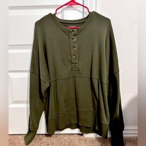 Cute dark green sweater